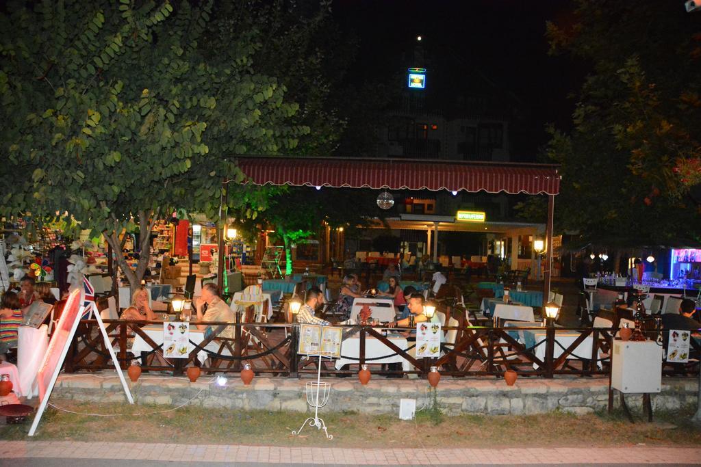 Neptun Hotel Side Bagian luar foto