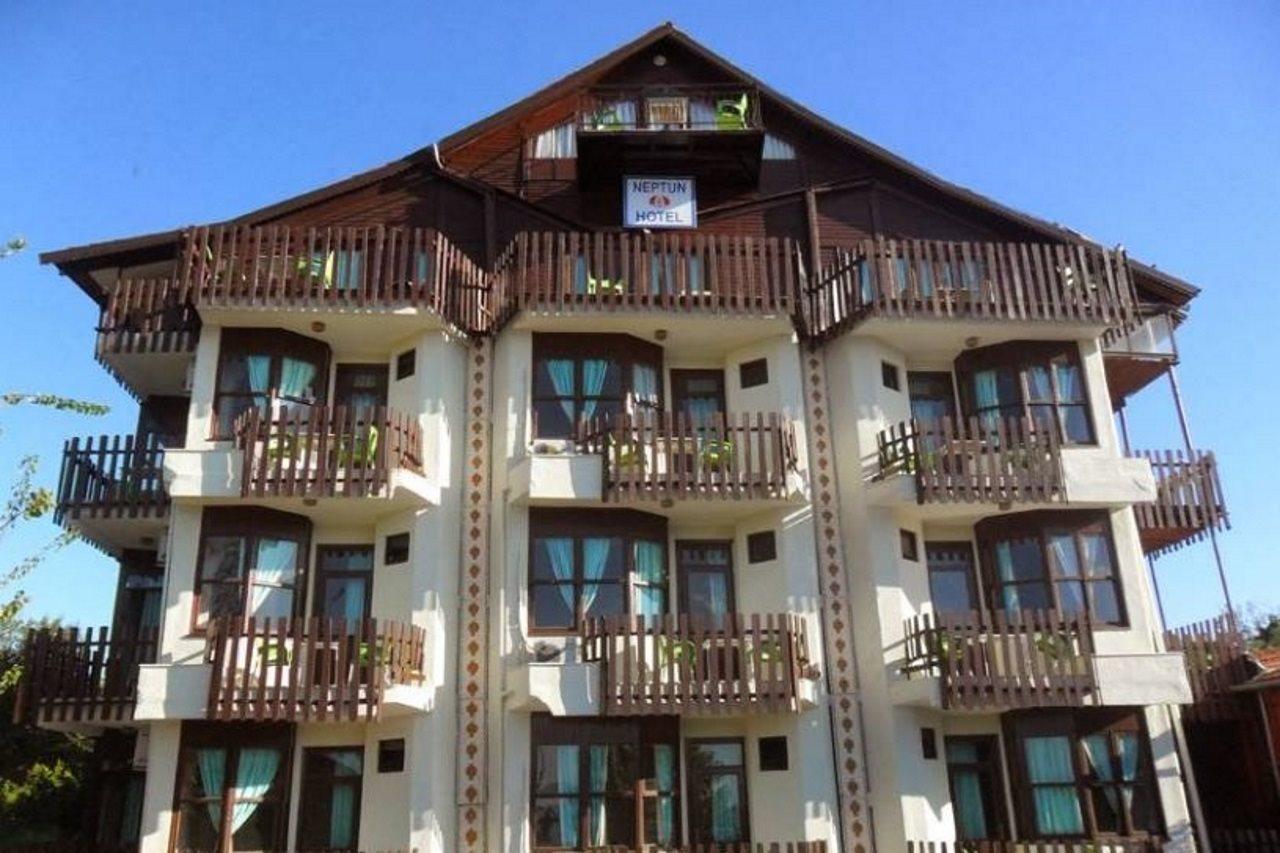 Neptun Hotel Side Bagian luar foto